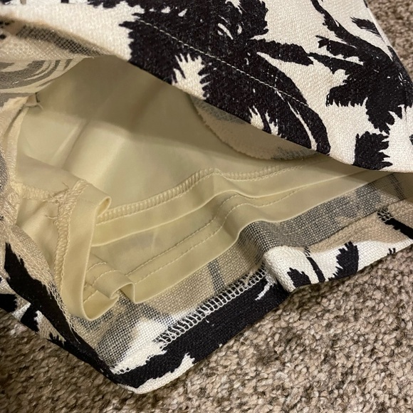 Freeway Palm Tree Print Lined Shorts - Picture 3 of 8